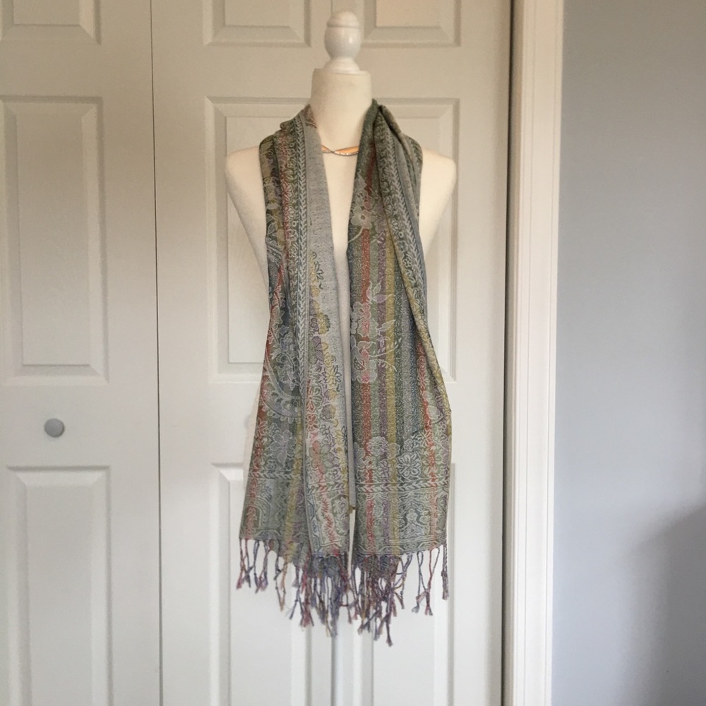 WNOT Elegant Scarf or Wrap! - Picture 2 of 10